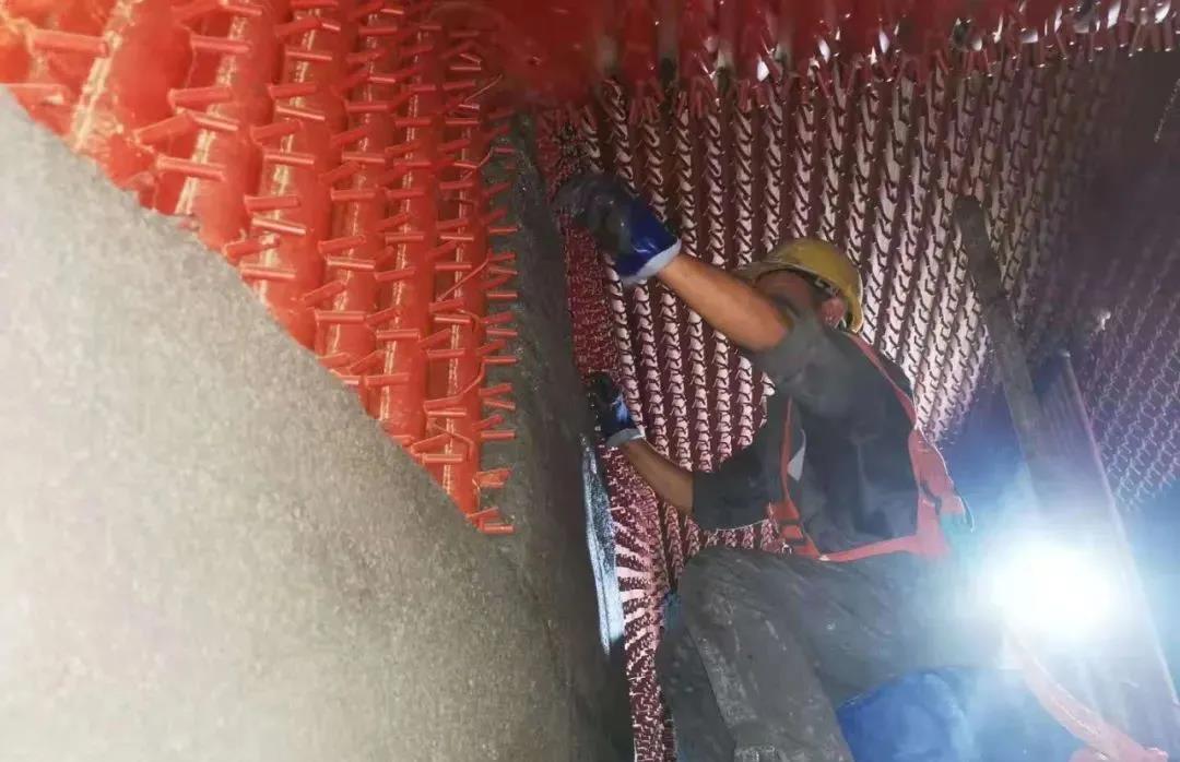 榮盛科技集團深入項目一線開展“送清涼”慰問活動