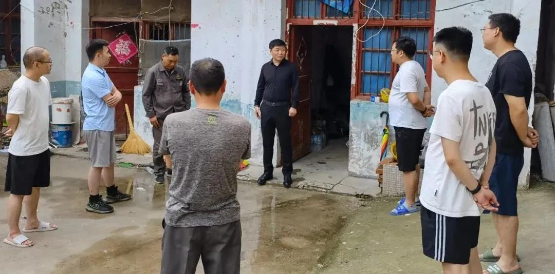 榮盛科技集團深入項目一線開展“送清涼”慰問活動