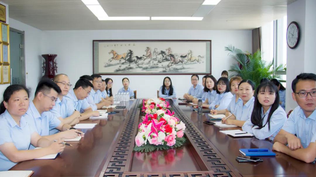 內(nèi)強(qiáng)素質(zhì) 外塑形象 | 榮盛科技集團(tuán)組織開展商務(wù)禮儀培訓(xùn)