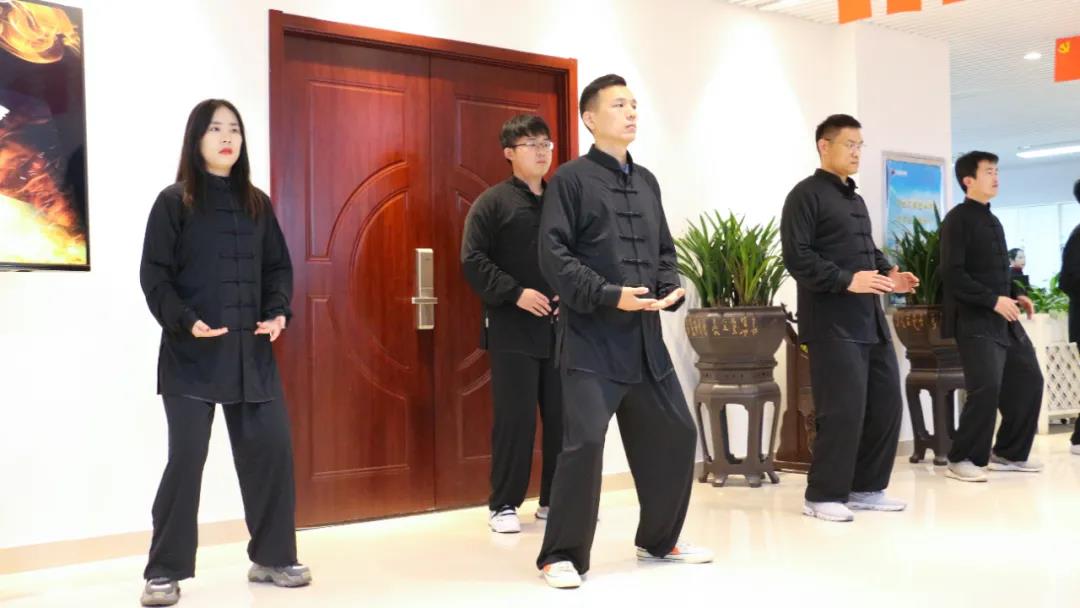 榮盛科技集團(tuán)組織開展健身氣功「八段錦」訓(xùn)練活動(dòng)