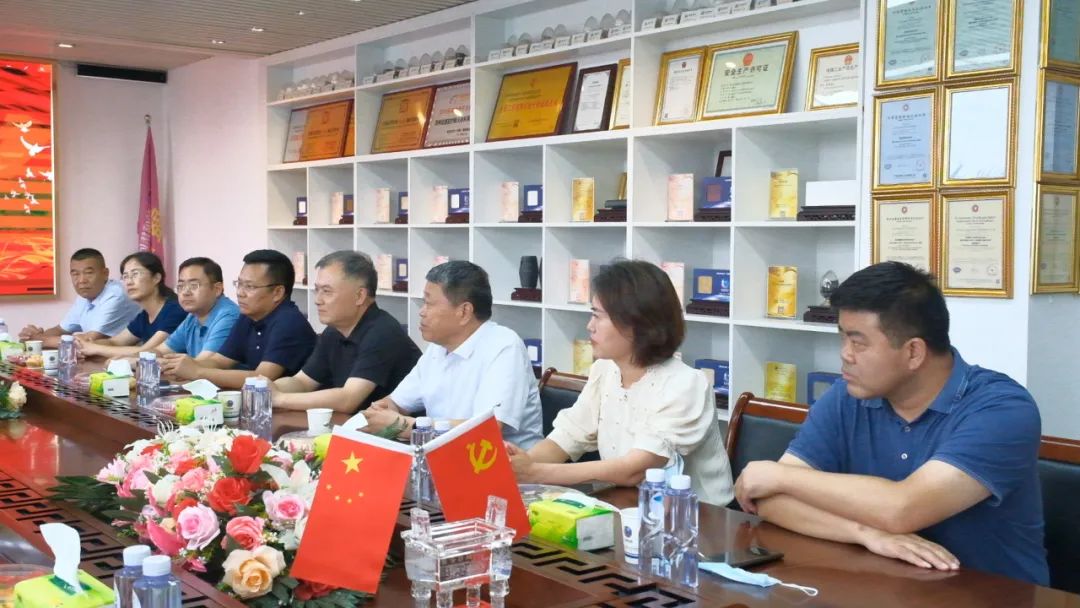 新密市委常委、政法委書記劉軍杰一行蒞臨榮盛科技集團調(diào)研指導